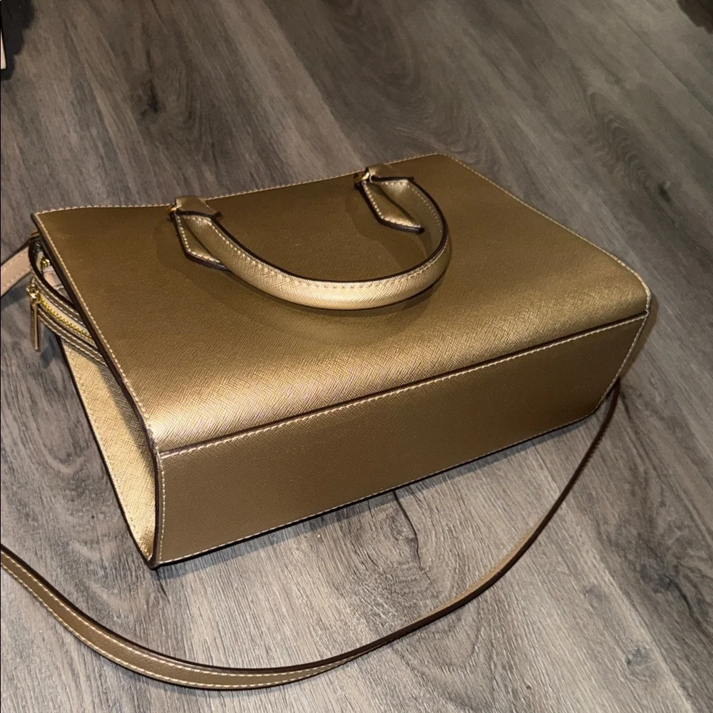 $10 Raffle Ticket NWT $398 Michael Michael Kors Sheila Pale Gold Medium Satchel - Picture 5 of 5